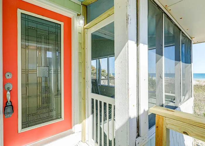 Oceanfront Gem W/ Rooftop Deck: Steps To Sand